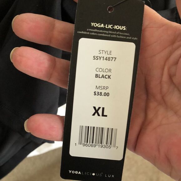 Yogalicious Nude Tech Cropped Top V-neck Size XL Black NWT - Picture 4 of 4